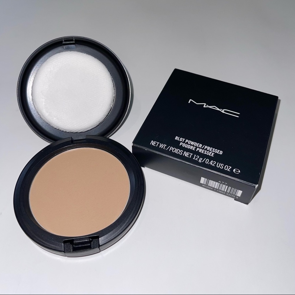 MAC Cosmetics Blot Powder/ Pressed— Medium Dark